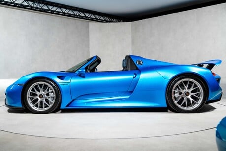 Porsche 918 Spyder ONE OF ONE SPECIFICATION. 2 OWNER UK SUPPLIED CAR. IMPECCABLE HISTORY. 8