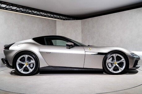 Ferrari 12Cilindri HUGE SPECIFICATION. SPECIAL TWO-LAYER PAINT. 7