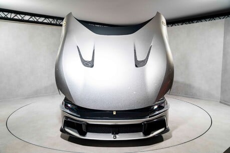Ferrari 12Cilindri HUGE SPECIFICATION. SPECIAL TWO-LAYER PAINT. 43