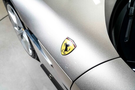 Ferrari 12Cilindri HUGE SPECIFICATION. SPECIAL TWO-LAYER PAINT. 42