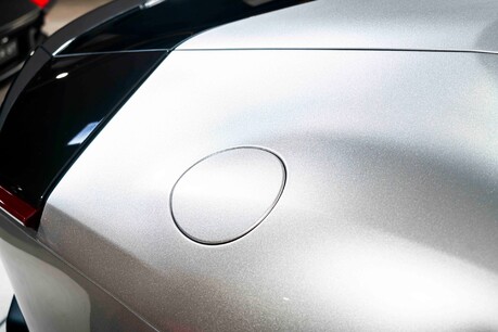 Ferrari 12Cilindri HUGE SPECIFICATION. SPECIAL TWO-LAYER PAINT. 51