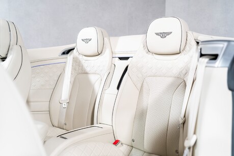 Bentley Continental GTC GT V8. MULLINER SPEC. HEATED, COOLED & MASSAGE SEATS. MOOD LIGHTING 30