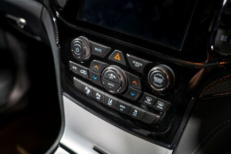 Jeep Grand Cherokee V8 TRACKHAWK. FULL JSH. 1 OWNER FROM NEW. UK SUPPLIED. 42
