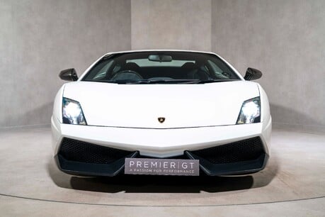 Lamborghini Gallardo SUPERLEGGERA. CARBON FIBRE INTERIOR & EXTERIOR PACK. LIFT SYSTEM. 2