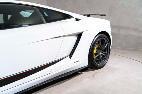 Lamborghini Gallardo SUPERLEGGERA. CARBON FIBRE INTERIOR & EXTERIOR PACK. LIFT SYSTEM. 13