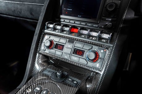 Lamborghini Gallardo SUPERLEGGERA. CARBON FIBRE INTERIOR & EXTERIOR PACK. LIFT SYSTEM. 26