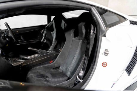 Lamborghini Gallardo SUPERLEGGERA. CARBON FIBRE INTERIOR & EXTERIOR PACK. LIFT SYSTEM. 18