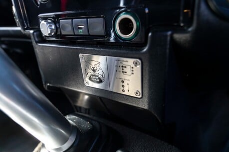 Land Rover Defender 90. BESPOKE 1 OF 1 BUILD. AUTOMOTIVE ALIVE CONVERSION. 10