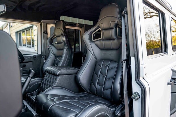 Land Rover Defender 110 TD COUNTY STATION WAGON. CHELSEA TRUCK KHAN CONVERSION. APPLE CARPLAY 2