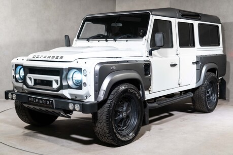 Land Rover Defender 110 TD COUNTY STATION WAGON. CHELSEA TRUCK KHAN CONVERSION. APPLE CARPLAY 3