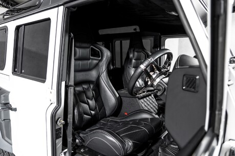 Land Rover Defender 110 TD COUNTY STATION WAGON. CHELSEA TRUCK KHAN CONVERSION. APPLE CARPLAY 17