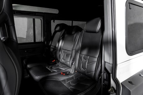 Land Rover Defender 110 TD COUNTY STATION WAGON. CHELSEA TRUCK KHAN CONVERSION. APPLE CARPLAY 33