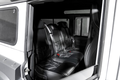 Land Rover Defender 110 TD COUNTY STATION WAGON. CHELSEA TRUCK KHAN CONVERSION. APPLE CARPLAY 32