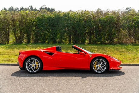 Ferrari F8 SPIDER. WARRANTY. CARBON FIBRE INT & EXT. LIFT SYSTEM. 11