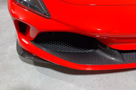 Ferrari F8 SPIDER. WARRANTY. CARBON FIBRE INT & EXT. LIFT SYSTEM. 37