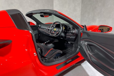 Ferrari F8 SPIDER. WARRANTY. CARBON FIBRE INT & EXT. LIFT SYSTEM. 14