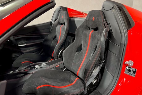 Ferrari F8 SPIDER. WARRANTY. CARBON FIBRE INT & EXT. LIFT SYSTEM. 16