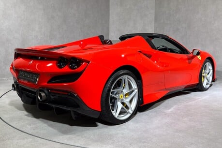 Ferrari F8 SPIDER. WARRANTY. CARBON FIBRE INT & EXT. LIFT SYSTEM. 4