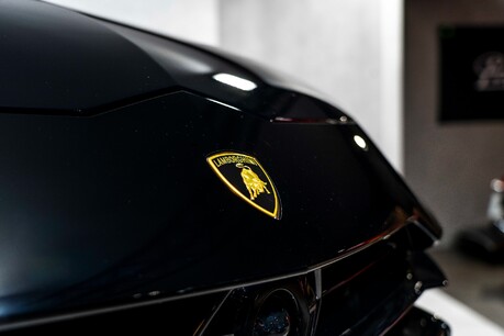 Lamborghini Urus V8 PERFORMANTE. FULL PPF. PANORAMIC ROOF. HEATED, COOLED & MASSAGE SEATS. 23