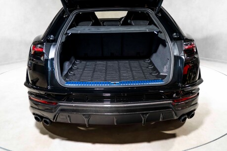 Lamborghini Urus V8 PERFORMANTE. FULL PPF. PANORAMIC ROOF. HEATED, COOLED & MASSAGE SEATS. 60