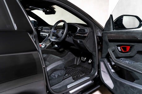Lamborghini Urus V8 PERFORMANTE. FULL PPF. PANORAMIC ROOF. HEATED, COOLED & MASSAGE SEATS. 11