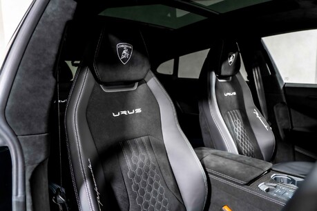 Lamborghini Urus V8 PERFORMANTE. FULL PPF. PANORAMIC ROOF. HEATED, COOLED & MASSAGE SEATS. 14
