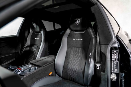 Lamborghini Urus V8 PERFORMANTE. FULL PPF. PANORAMIC ROOF. HEATED, COOLED & MASSAGE SEATS. 15