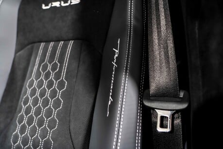 Lamborghini Urus V8 PERFORMANTE. FULL PPF. PANORAMIC ROOF. HEATED, COOLED & MASSAGE SEATS. 18