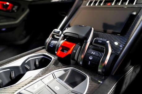 Lamborghini Urus V8 PERFORMANTE. FULL PPF. PANORAMIC ROOF. HEATED, COOLED & MASSAGE SEATS. 41