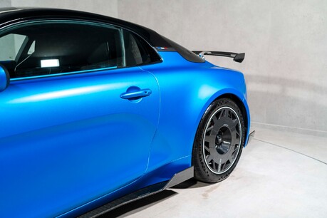 Alpine A110 R. FULL PPF. CARBON FIBRE WHEELS. SPORTS EXHAUST. FOCAL SOUND SYSTEM. 18