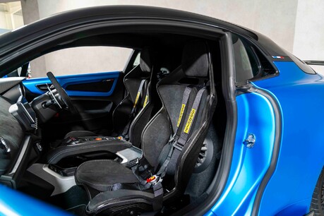 Alpine A110 R. FULL PPF. CARBON FIBRE WHEELS. SPORTS EXHAUST. FOCAL SOUND SYSTEM. 24