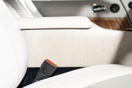 Rolls-Royce Wraith V12. VOSSEN WHEELS. GLASS PANORAMIC ROOF. MASSAGE SEATS. 38