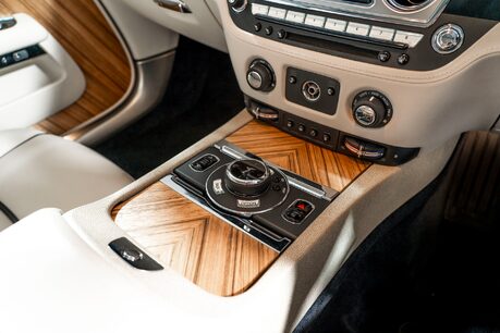 Rolls-Royce Wraith V12. VOSSEN WHEELS. GLASS PANORAMIC ROOF. MASSAGE SEATS. 25