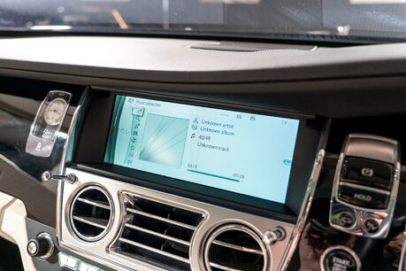 Rolls-Royce Wraith V12. VOSSEN WHEELS. GLASS PANORAMIC ROOF. MASSAGE SEATS. 32