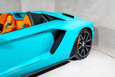 Lamborghini Aventador S ROADSTER. ONE OF ONE SPEC. AD PERSONAM. CARBON EXT. LIFT 49