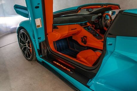 Lamborghini Aventador S ROADSTER. ONE OF ONE SPEC. AD PERSONAM. CARBON EXT. LIFT 59