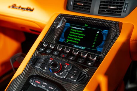 Lamborghini Aventador S ROADSTER. ONE OF ONE SPEC. AD PERSONAM. CARBON EXT. LIFT 35