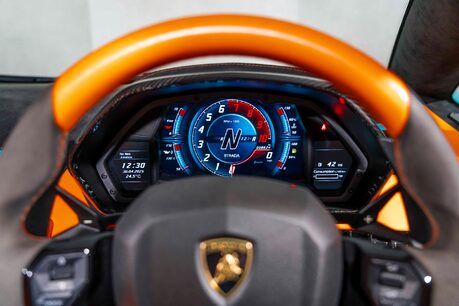 Lamborghini Aventador S ROADSTER. ONE OF ONE SPEC. AD PERSONAM. CARBON EXT. LIFT 43