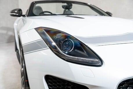 Jaguar F-Type PROJECT 7. 1 OF 250. GLACIER WHITE. CARBON CERAMICS. EXTENSIVE EXT CARBON. 45
