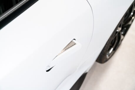 Jaguar F-Type PROJECT 7. 1 OF 250. GLACIER WHITE. CARBON CERAMICS. EXTENSIVE EXT CARBON. 32