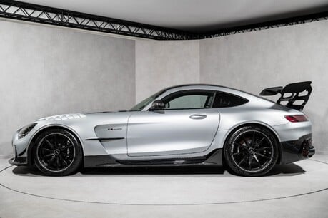 Mercedes-Benz Amg GT BLACK SERIES. TRACK PACK. CARBON FIBRE EXTERIOR PACK. 7