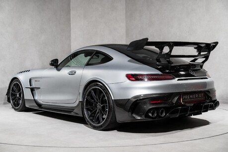 Mercedes-Benz Amg GT BLACK SERIES. TRACK PACK. CARBON FIBRE EXTERIOR PACK. 5