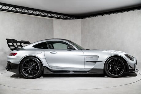Mercedes-Benz Amg GT BLACK SERIES. TRACK PACK. CARBON FIBRE EXTERIOR PACK. 6