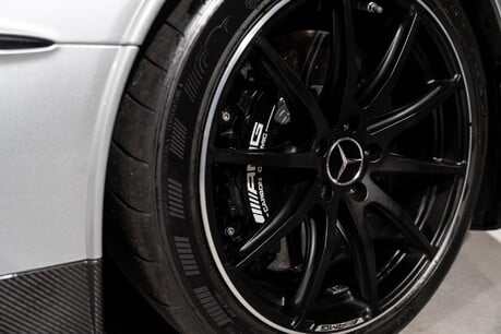 Mercedes-Benz Amg GT BLACK SERIES. TRACK PACK. CARBON FIBRE EXTERIOR PACK. 11