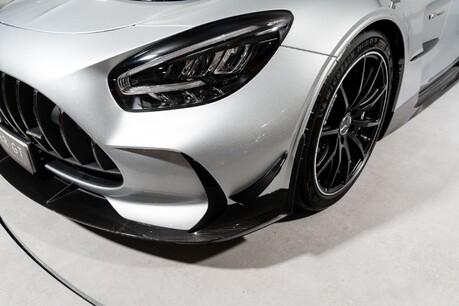 Mercedes-Benz Amg GT BLACK SERIES. TRACK PACK. CARBON FIBRE EXTERIOR PACK. 41
