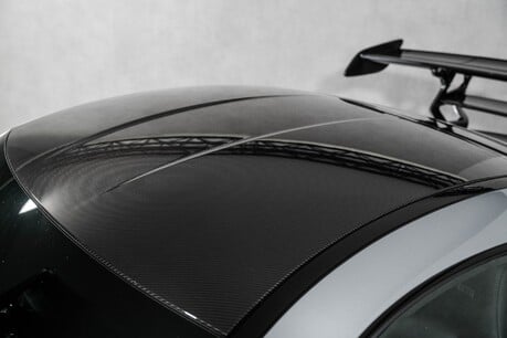 Mercedes-Benz Amg GT BLACK SERIES. TRACK PACK. CARBON FIBRE EXTERIOR PACK. 42