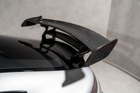 Mercedes-Benz Amg GT BLACK SERIES. TRACK PACK. CARBON FIBRE EXTERIOR PACK. 38