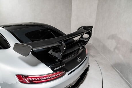 Mercedes-Benz Amg GT BLACK SERIES. TRACK PACK. CARBON FIBRE EXTERIOR PACK. 27