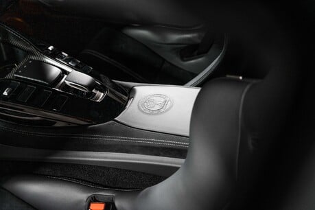 Mercedes-Benz Amg GT BLACK SERIES. TRACK PACK. CARBON FIBRE EXTERIOR PACK. 17