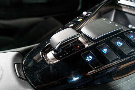 Mercedes-Benz Amg GT BLACK SERIES. TRACK PACK. CARBON FIBRE EXTERIOR PACK. 33